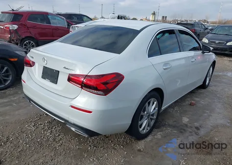 2020 Mercedes-Benz A 220 4Matic z USA, uszkodzony, nr VIN WDD3G4FB0LW042426